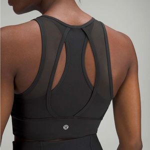 Lululemon Everlux High-Neck Train Bra
Black Size 4 Black Lululemon Bra